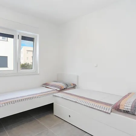 Family-friendly With Swimming Pool Mavarstica, Ciovo - 18642 Διαμέρισμα *