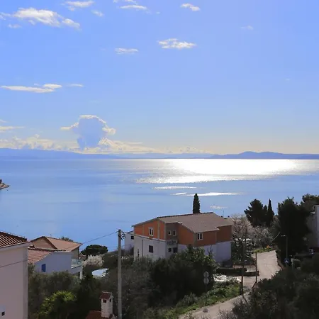 Appartement Family-friendly With Swimming Pool Mavarstica, Ciovo - 18642