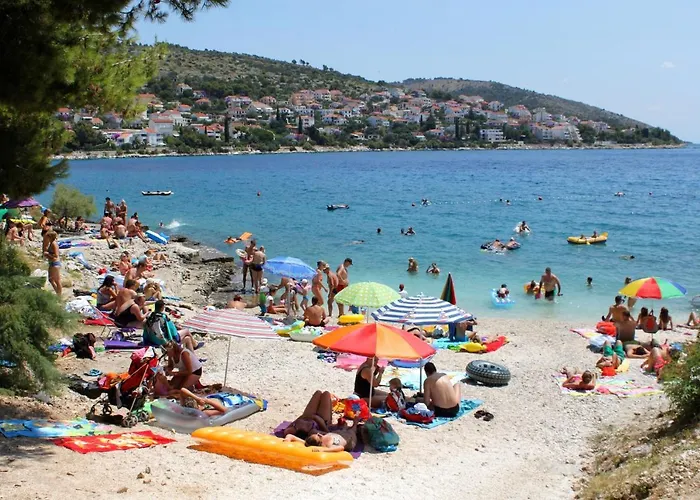 Family-friendly With Swimming Pool Mavarstica, Ciovo - 18642 Appartement