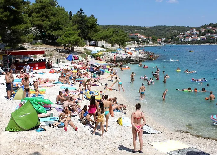 Family-friendly With Swimming Pool Mavarstica, Ciovo - 18642 Appartement Trogir