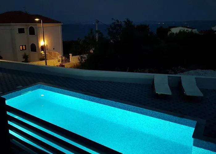 Appartement Family-friendly With Swimming Pool Mavarstica, Ciovo - 18642 *