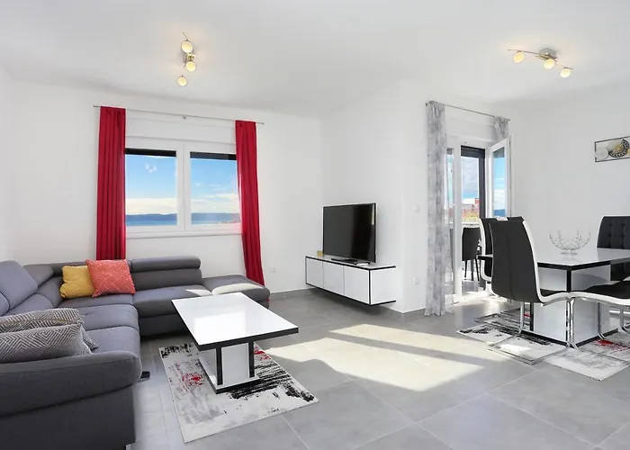 Family-friendly With Swimming Pool Mavarstica, Ciovo - 18642 * Trogir