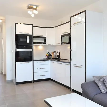 Family-friendly With Swimming Pool Mavarstica, Ciovo - 18642 דירה